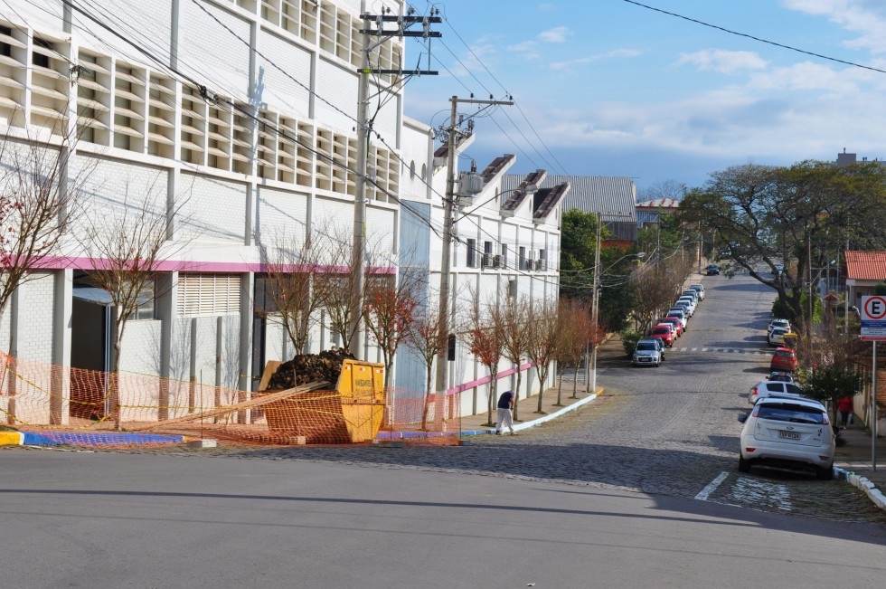 Estacionamento Rotativo não será mais cobrado em rua de Carlos Barbosa