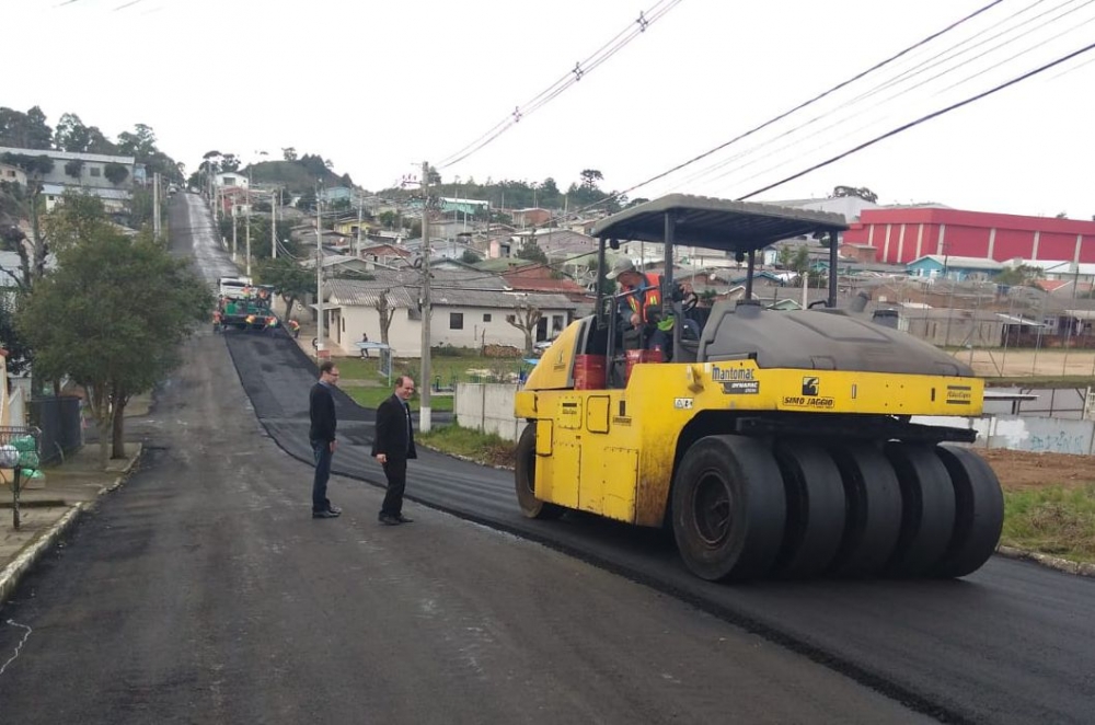 Mais bairros ganham pavimentação em Garibaldi