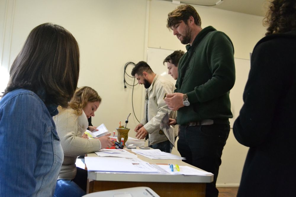 Cadastro de estudantes técnicos e universitários inicia nesta sexta-feira