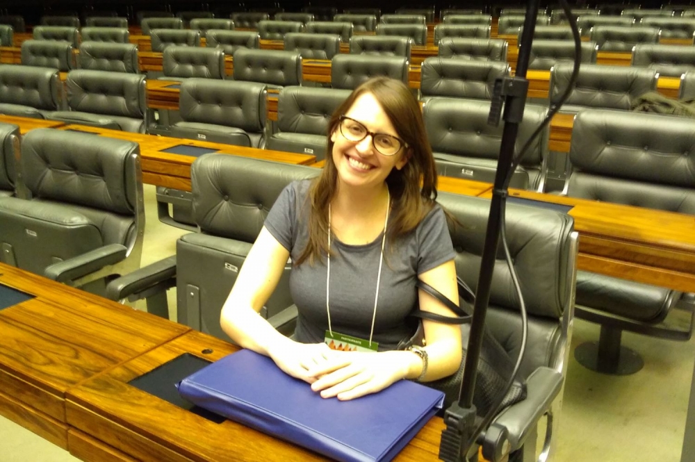 Professora de Garibaldi participa de “Missão pedagógica no Parlamento”