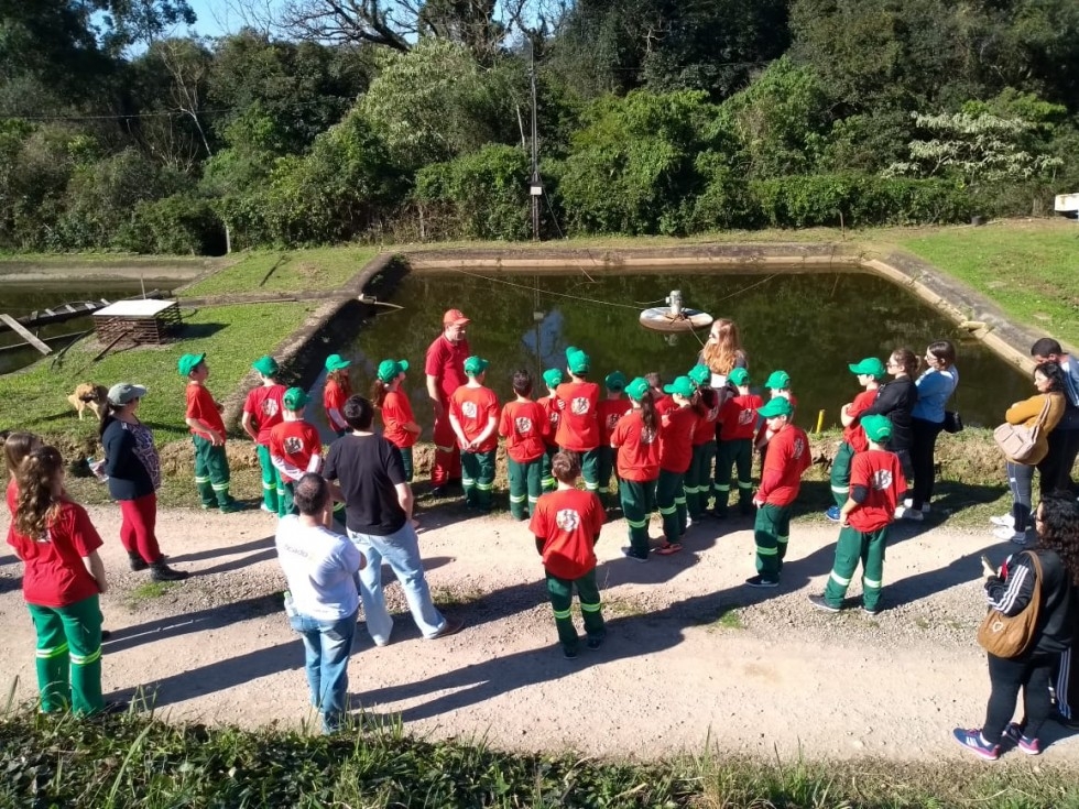 Bombeiros Mirins de Carlos Barbosa aprendem Educação Ambiental