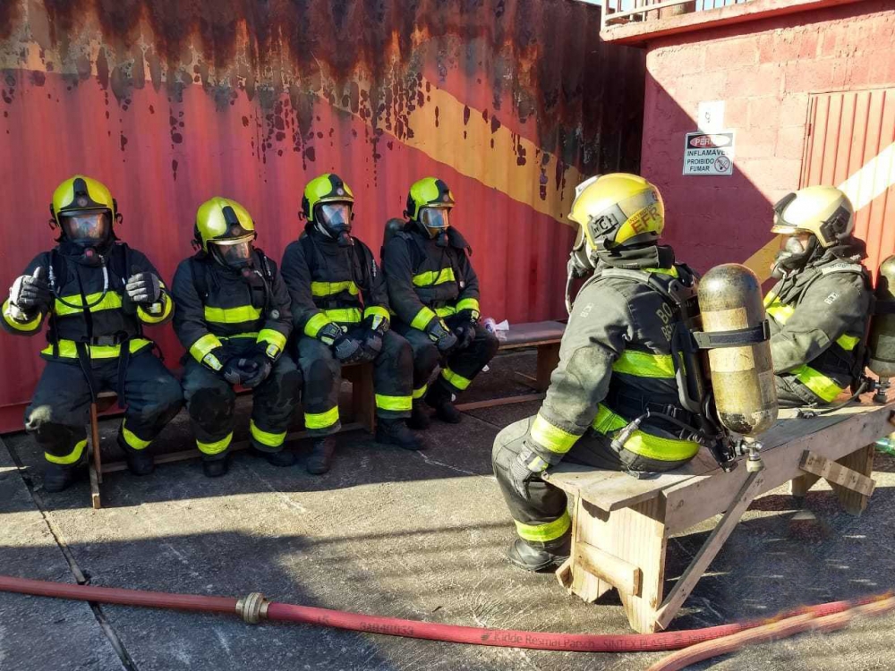 Bombeiros de Bento Gonçalves realizam treinamento