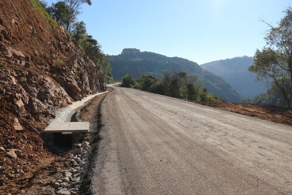 Estrada Araripe/Araújo deve ser pavimentada na próxima semana