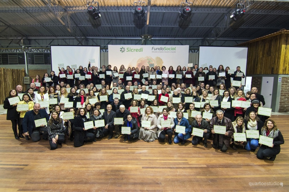 Sicredi Serrana realiza entrega do Fundo Social 