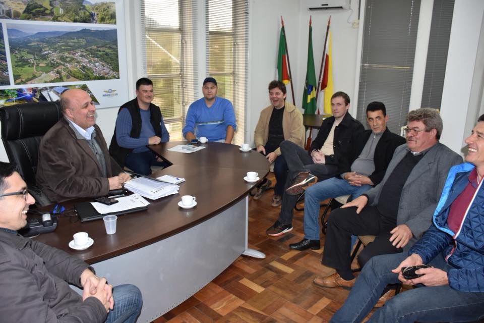 Veredores de Carlos Barbosa vão a Imigrante conhecer sistema de telefonia