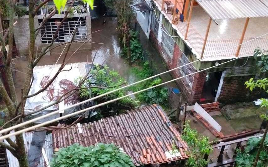 Com mais de 60 milímetros de chuva, Bento registra alagamentos e deslizamentos