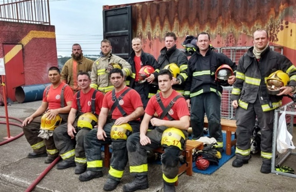 Bombeiros de Garibaldi e Carlos Barbosa participam de treinamento em conjunto