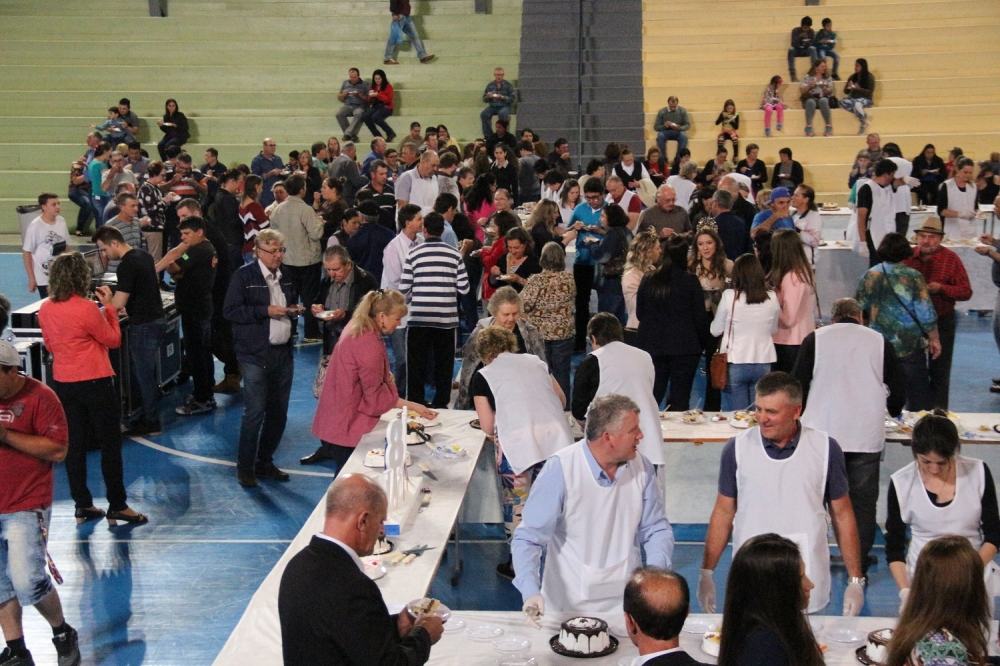 Com bolo e festa, Garibaldi comemora seus 118 anos