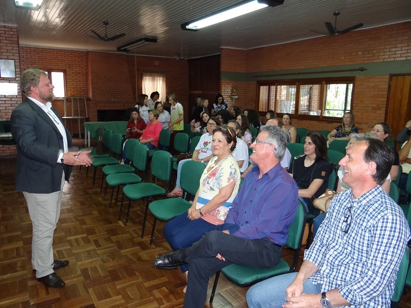 Conferência debate qualidade de vida de crianças e adolescentes em Garibaldi