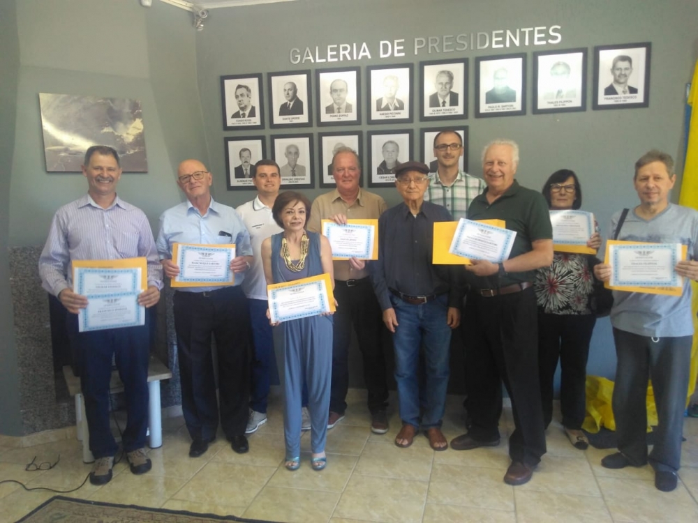 Galeria de ex-presidentes é inaugurada no Aeroclube de Garibaldi