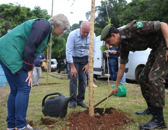  Bento Gonçalves realiza o maior plantio de árvores da história