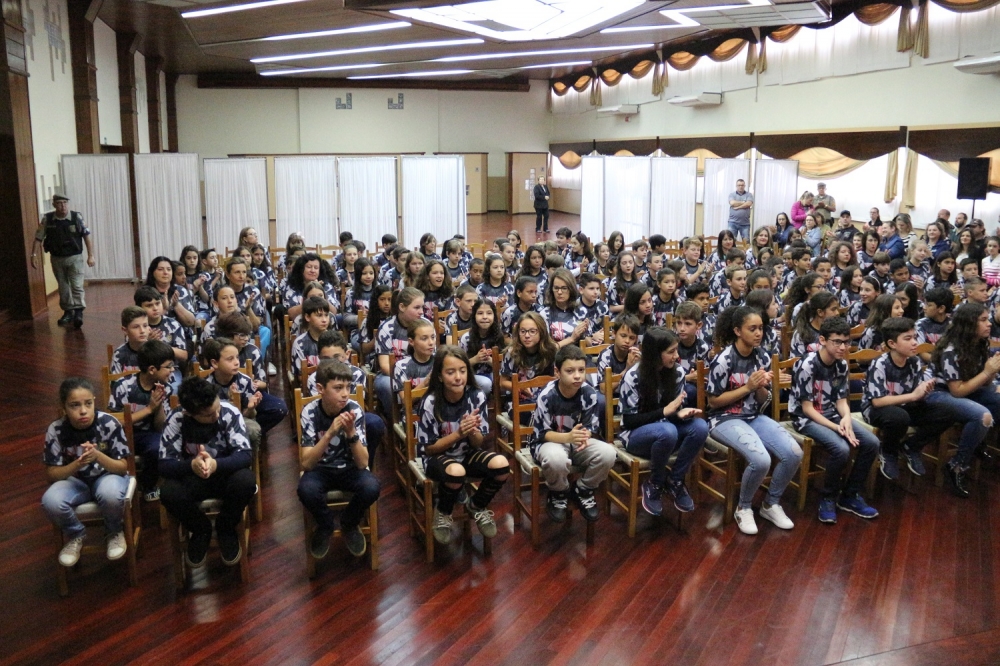 Cerca de 150 estudantes se formam no Proerd em Garibaldi