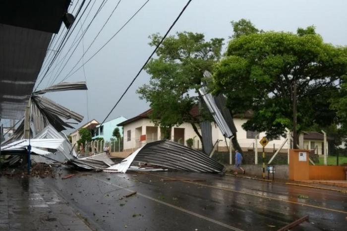 Forte temporal deixa estragos em Teutônia