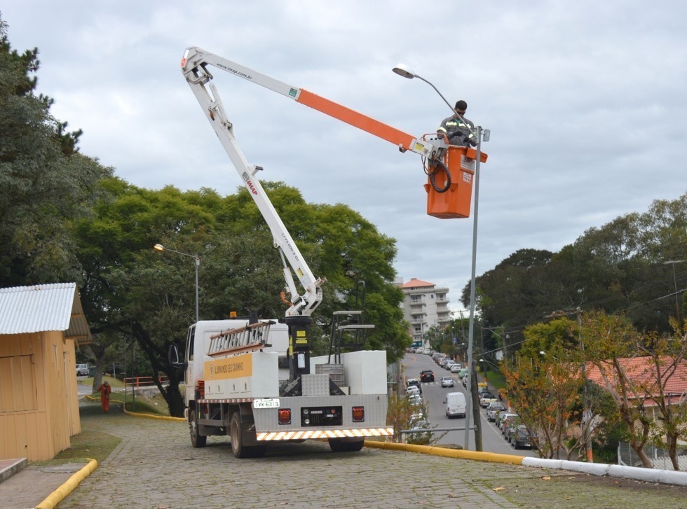 Em Carlos Barbosa, solicitação para reparos na iluminação pública pode ser feita por  WhatsApp 