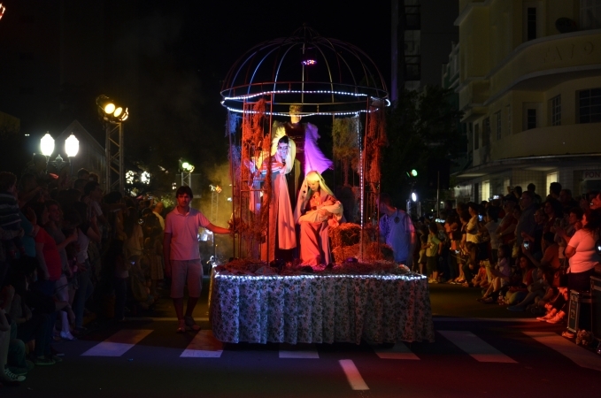 Via del Vino recebe desfile de Natal neste sábado