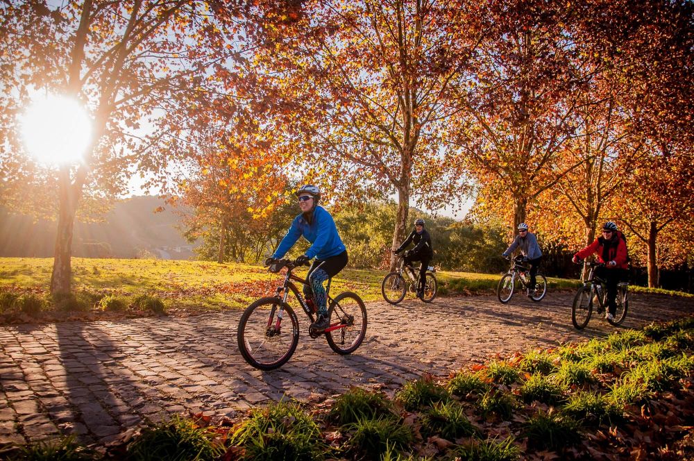 Projeto leva turistas de bicicleta a cinco roteiros da Serra
