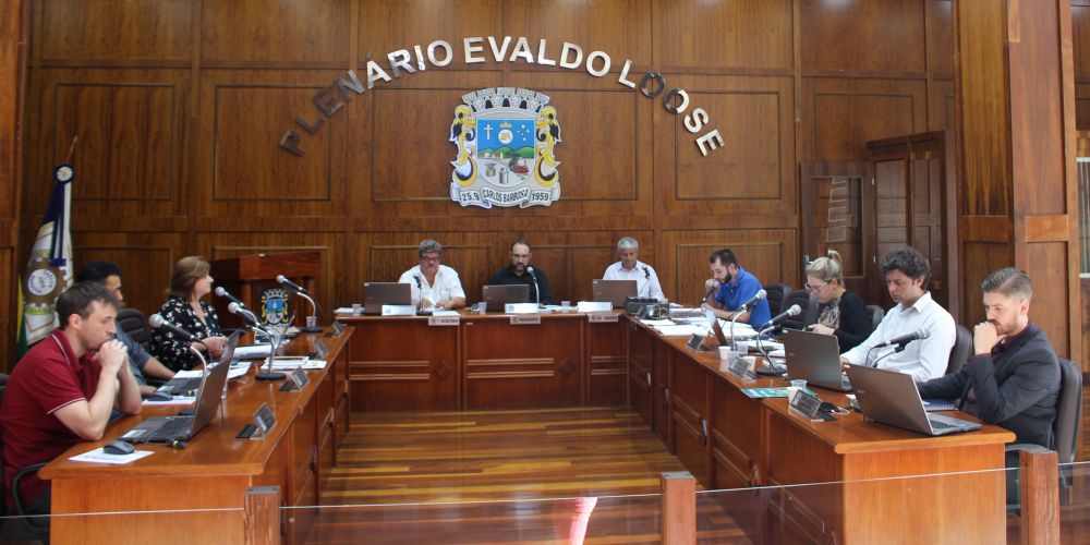 Vereadores apreciam três projetos na primeira sessão da Câmara de Carlos Barbosa
