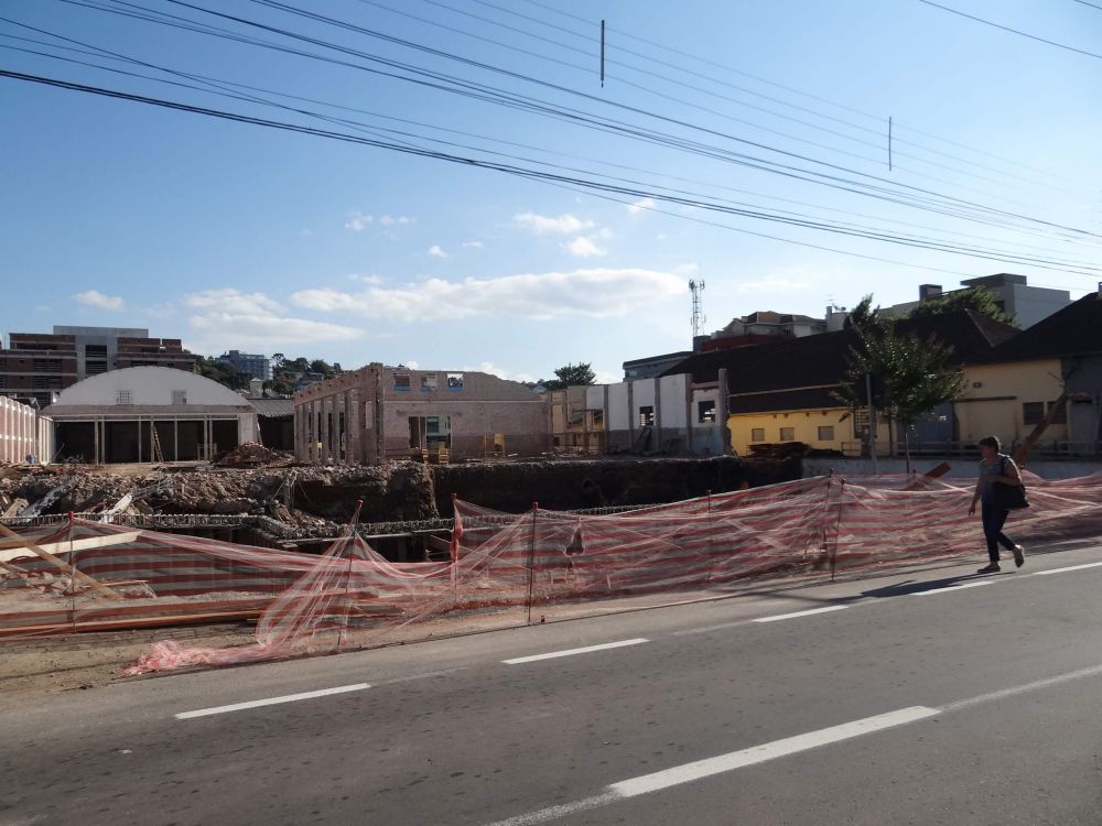 Obras para a construção do Boulevard no centro de Garibaldi em ritmo acelerado
