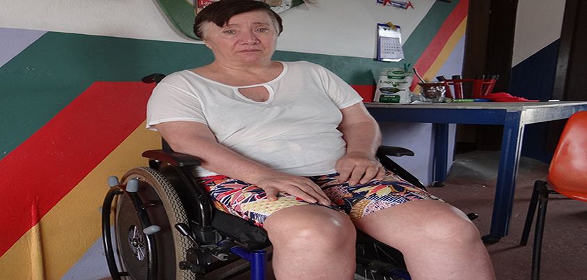 Tetraplégica faz vaquinha na internet para adquirir cadeira motorizada
