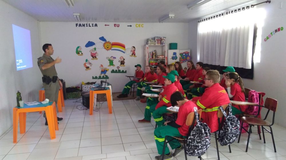 Bombeiros de Carlos Barbosa abrem inscrições para o Bombeiro Mirim