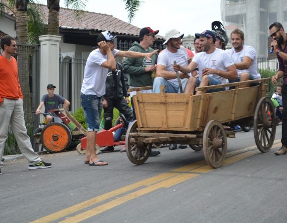 Corrida de Carinho de Lomba relembra tradição italiana