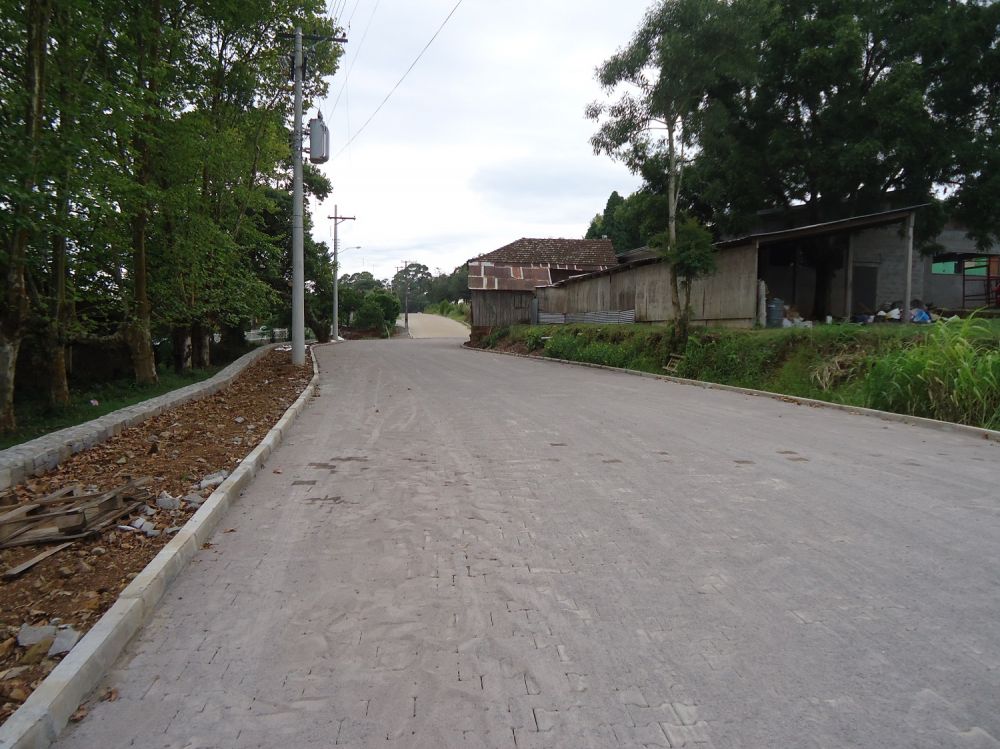 Concluída pavimentação de trecho entre Borghetto e Linha Baú