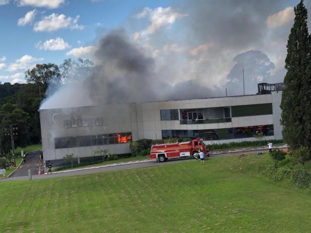 Empresa que foi destruída pelo fogo em Bento transfere área administrativa