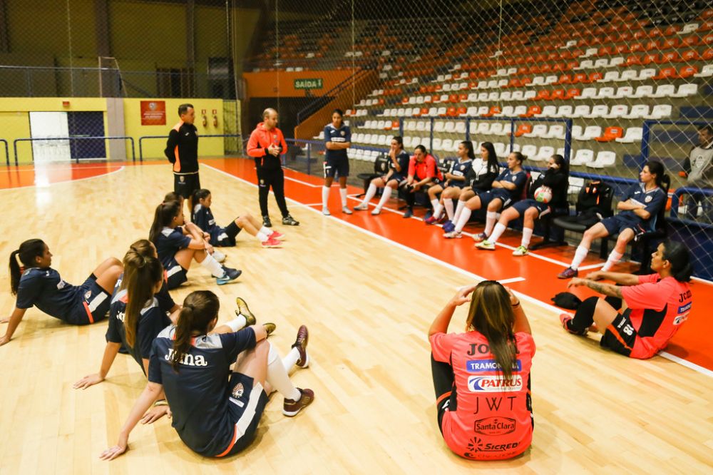 ACBF apresenta equipe feminina para a temporada 2019