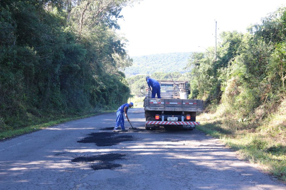 Operação Tapa Buracos nas vias de Garibaldi