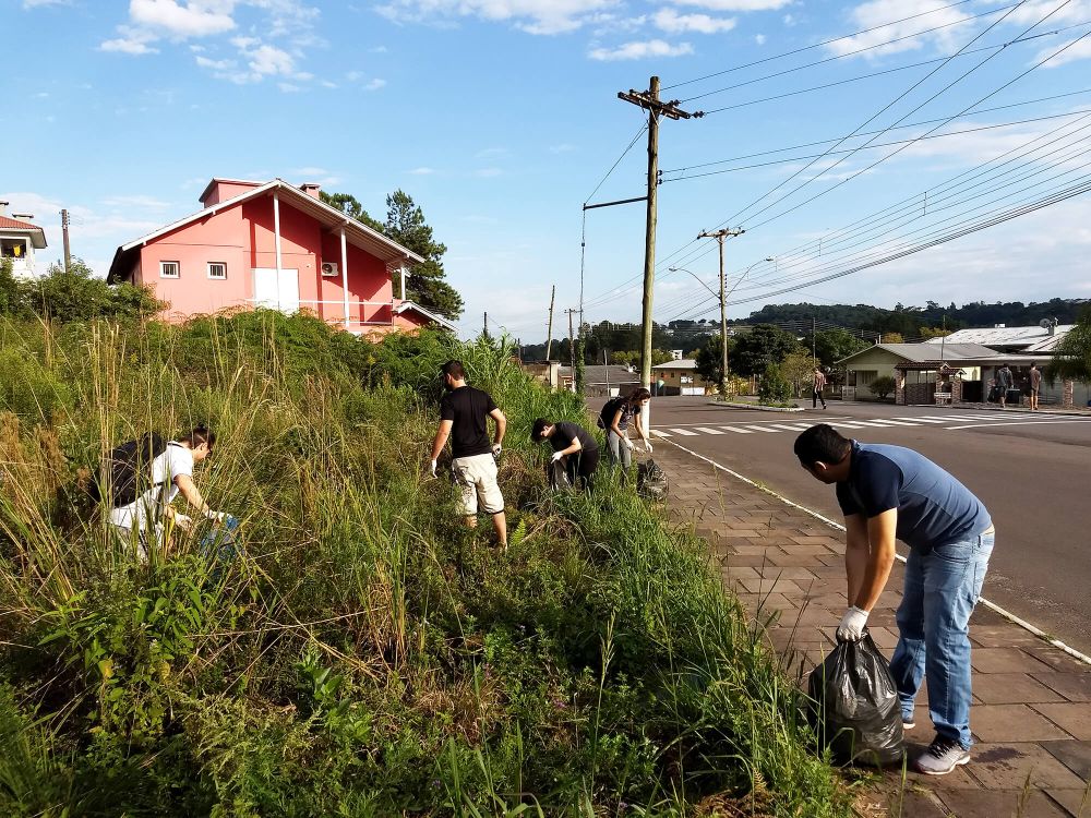 Empresa de sistemas realiza ação ambiental em Garibaldi