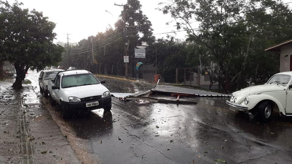 Prefeitura de Bento intensifica limpeza após estragos da chuva