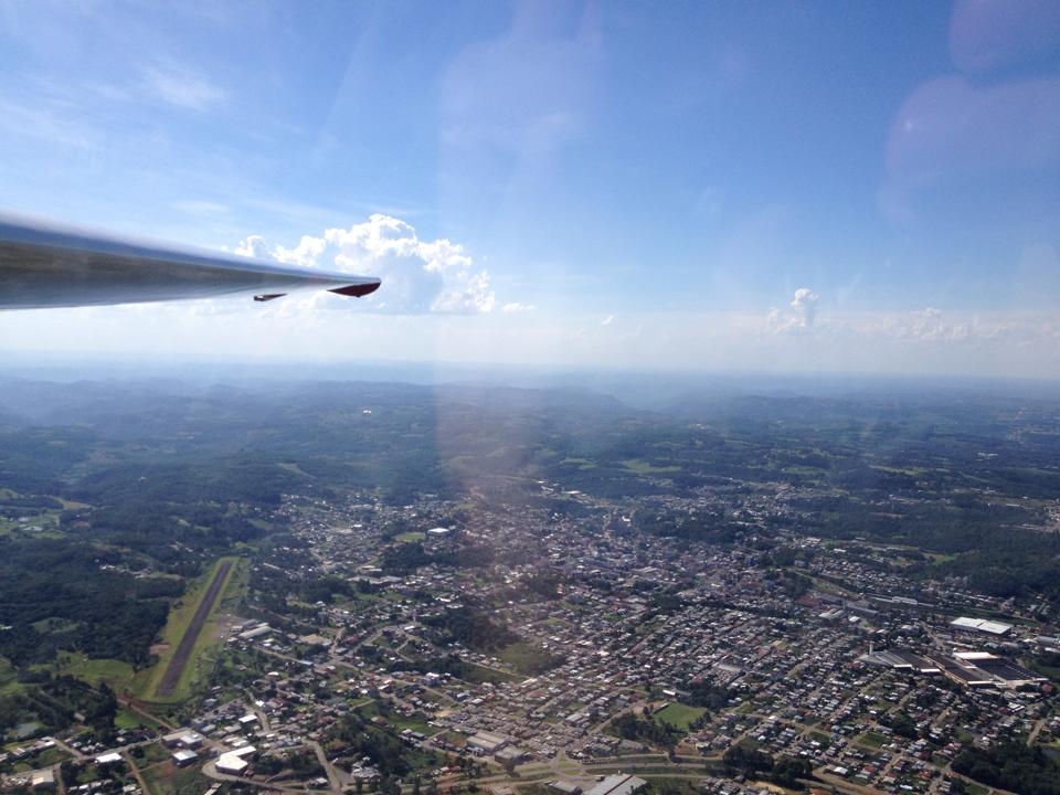 Integração entre aeroclubes movimenta espaço aéreo de Garibaldi