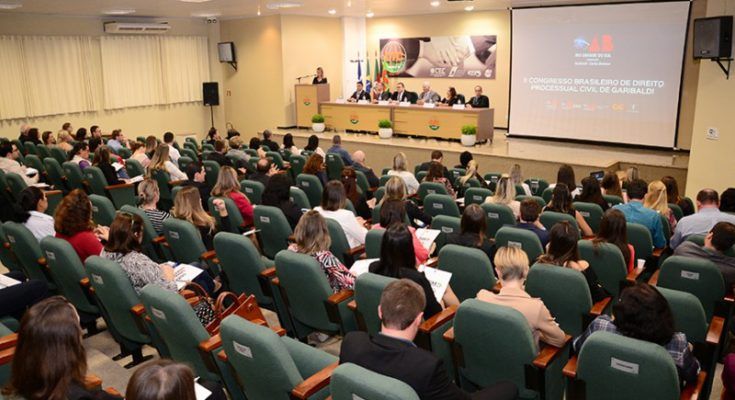 Congresso de Direito Processual Civil inicia  em Garibaldi