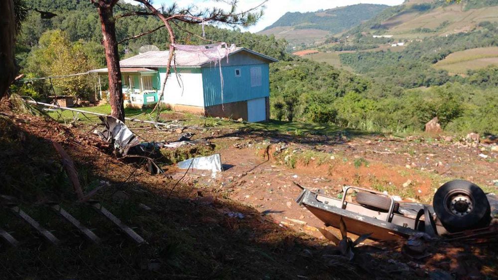 Caminhoneiro morre após acidente na ERS - 431