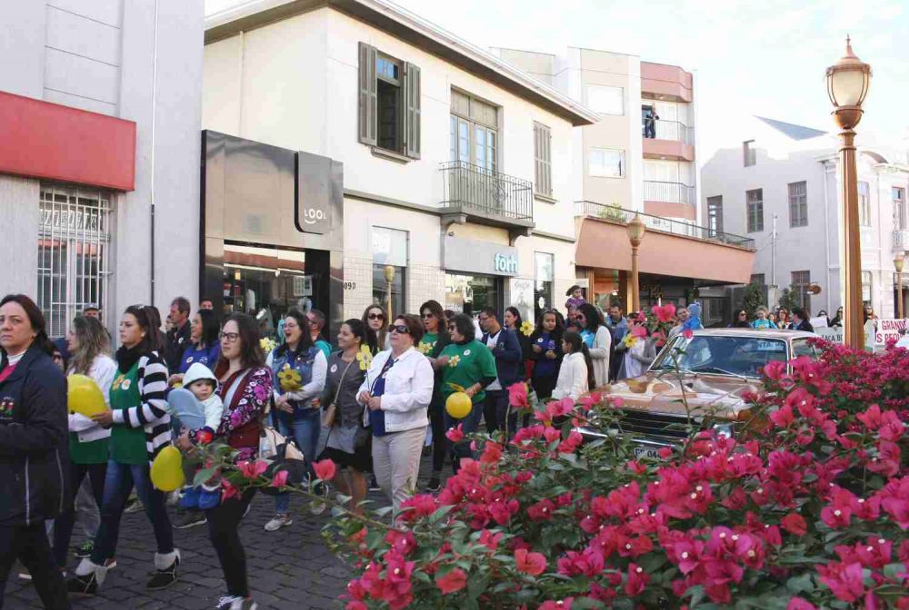 Caminhada Faça Bonito leva comunidade de Garibaldi às ruas