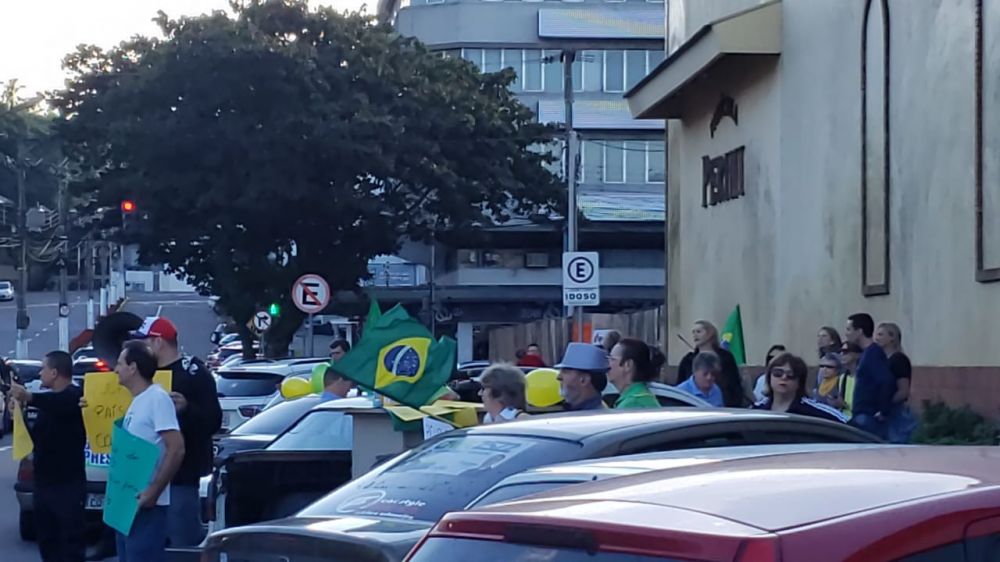 Manifestação pró-Bolsonaro ocorreu em Garibaldi e  Farroupilha