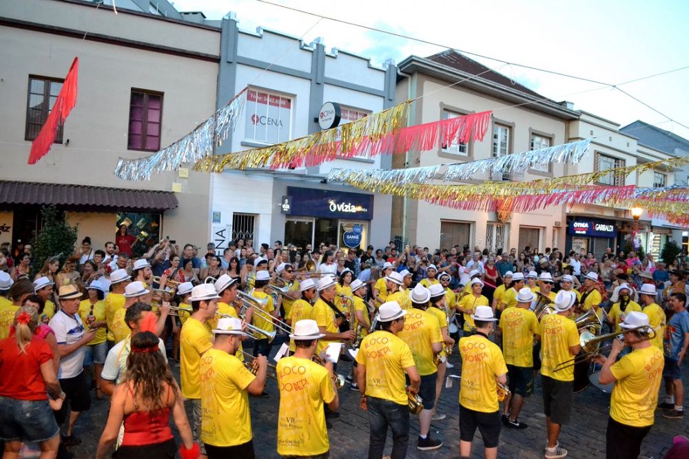 Encontro define detalhes do Carnaval Retrô 2020