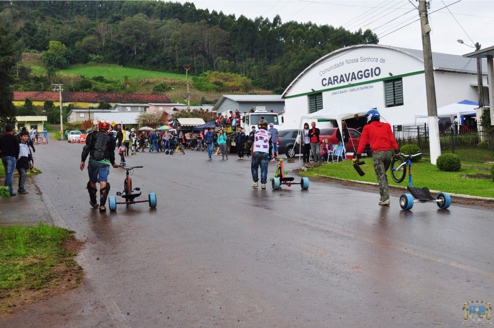 Treino de Drift trike reuniu mais de 100 participantes em Carlos Barbosa