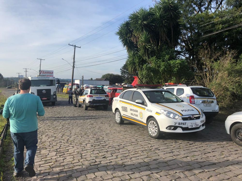 Bandidos armados assaltam supermercado no centro de Garibaldi