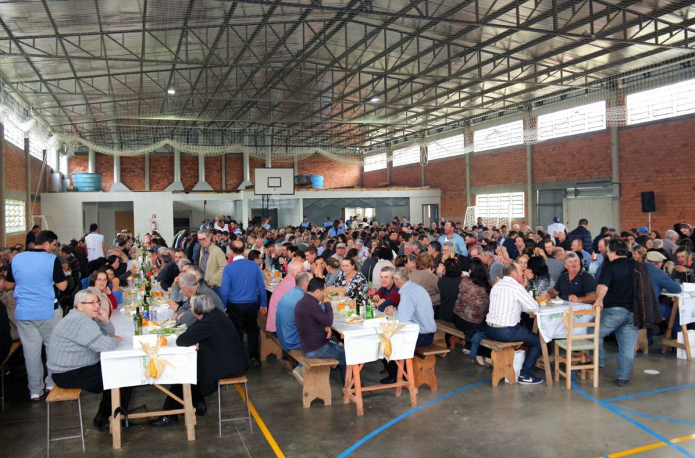 Dia do Agricultor e do Motorista foi comemorado com festa em Garibaldi