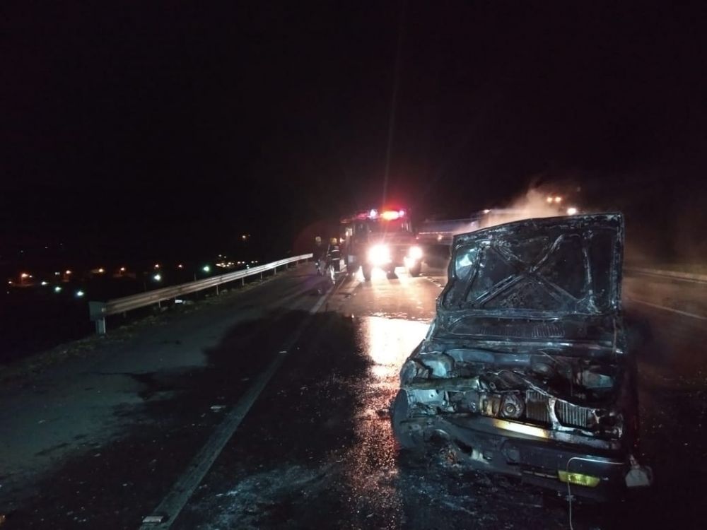 Veículo de Garibaldi se acidenta e pega fogo em São Vendelino