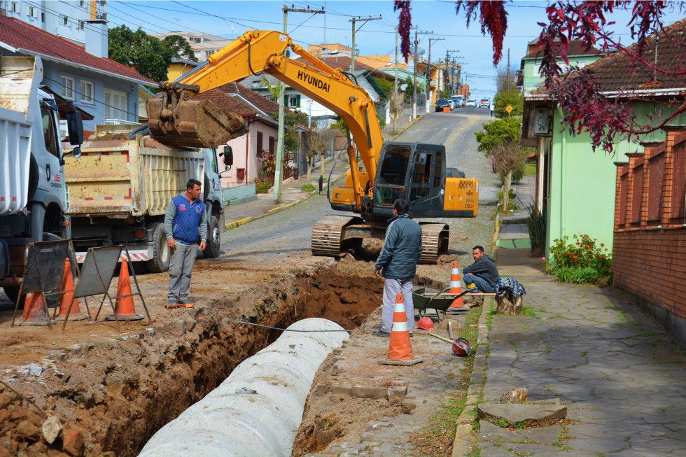 Rua Elisa Tramontina ganha pavimentação em Carlos Barbosa