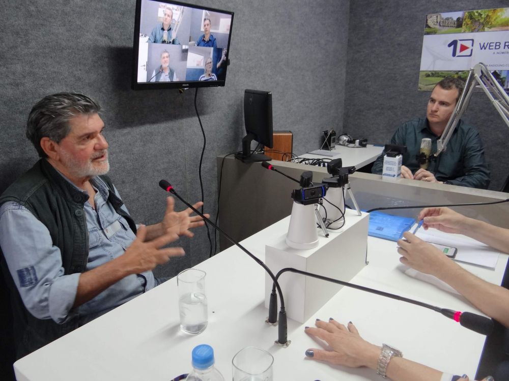 Cineasta Tabajara Ruas participa do Programa Prato Limpo