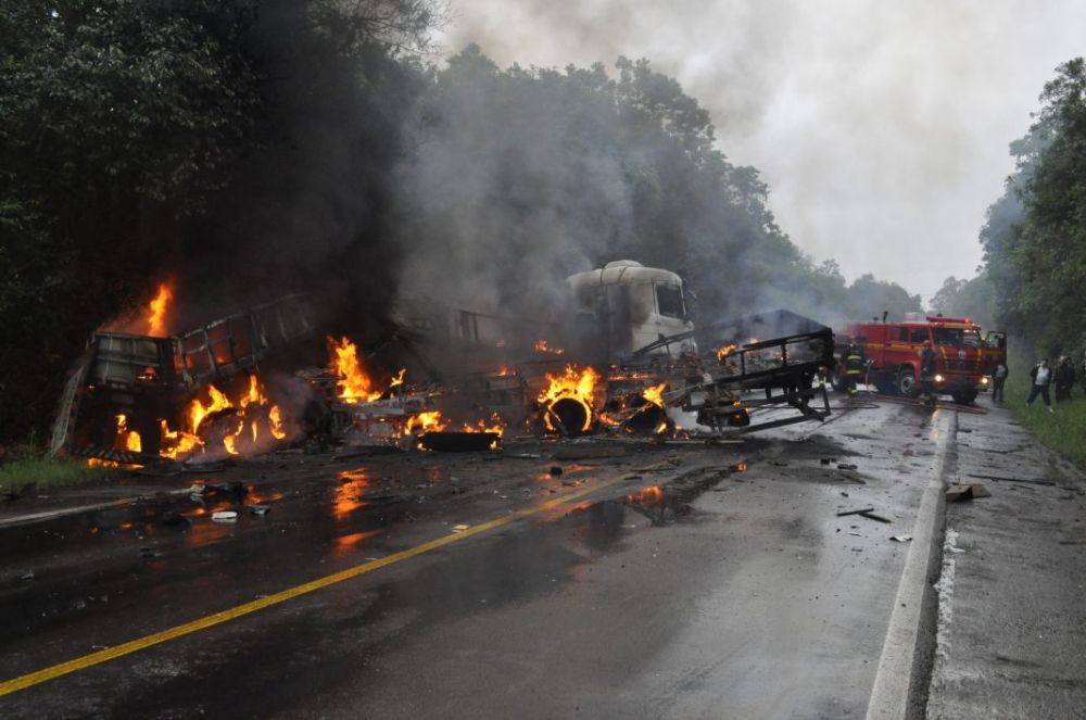 Acidente entre caminhões interdita rodovia Rota do Sol em Teutônia 