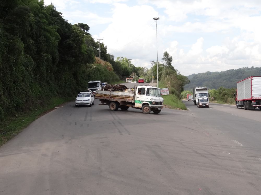 Secretaria de Transportes se posiciona sobre trevo de Tamandaré