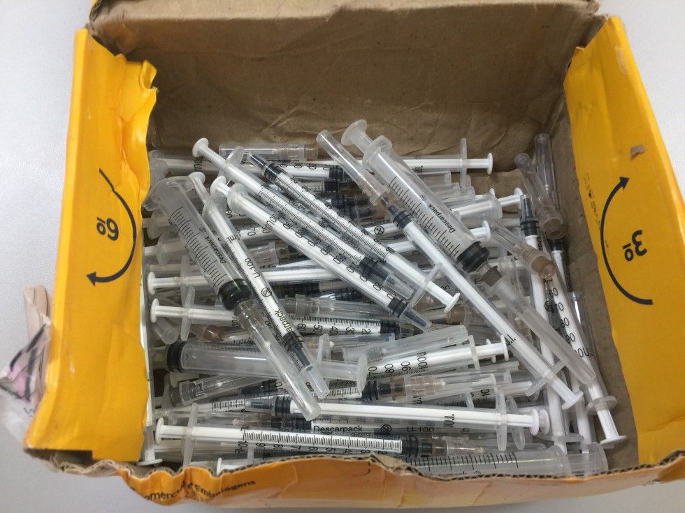 Dezenas de seringas são encontradas no Lixo em Carlos Barbosa