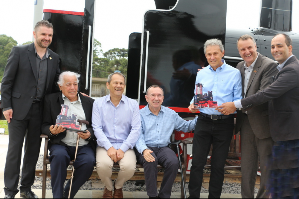 Locomotiva é o mais novo monumento de Carlos Barbosa