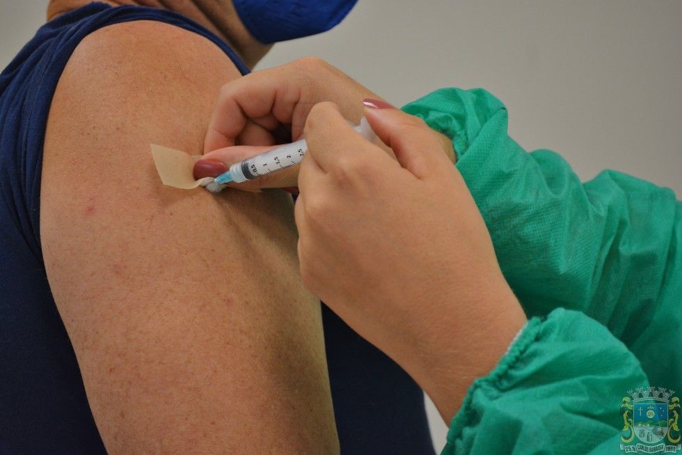 Vacinação contra a gripe já foi aplicada em mais de 2.700 barbosenses