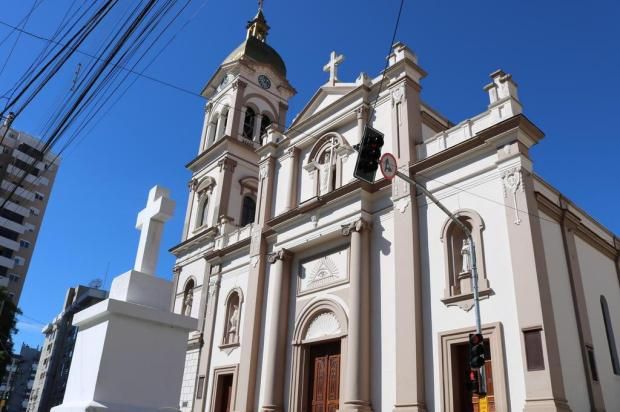 Com aumento de casos, Bento Gonçalves volta a fechar igrejas católicas