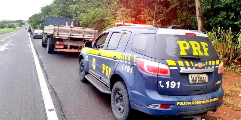 Caminhão com placas de Carlos Barbosa é preso com mais de 1 tonelada de maconha no MS